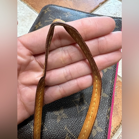 Louis Vuitton Monogram Neverfull GM Pochette Fuchsia - Picture 17 of 17